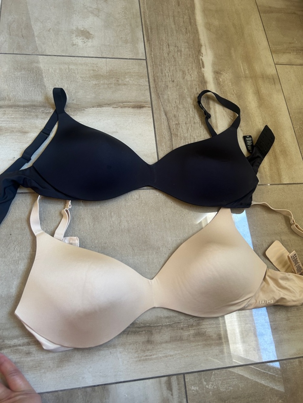 SKIMS Smooth Seamless T-Shirt Bras - Black & Nude